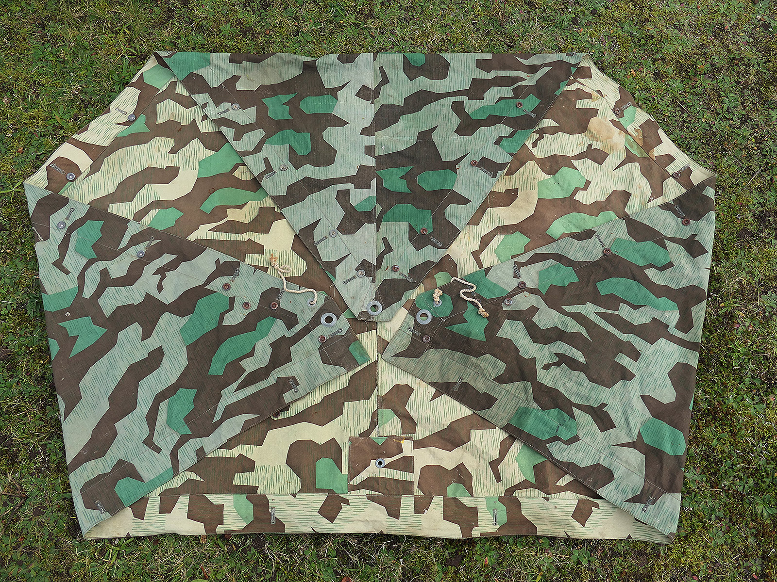Wehrmacht Late-Period Original M31 Tent Canvas, Splinter Camouflage – RBNR. – Tent Fabric, Camouflage Tent Fabric, VERY NICE, BATTLE-WORN