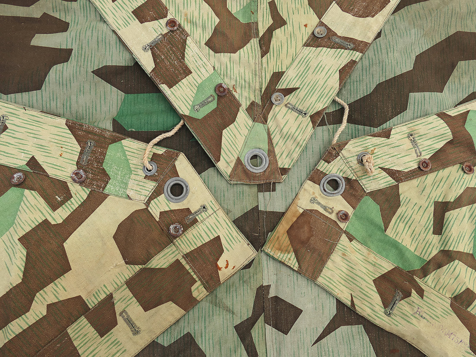 Wehrmacht Late-Period Original M31 Tent Canvas, Splinter Camouflage – RBNR. – Tent Fabric, Camouflage Tent Fabric, VERY NICE, BATTLE-WORN