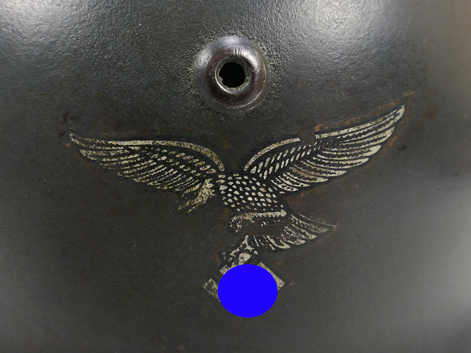 Original Wehrmacht / Luftwaffe steel helmet GLOCKE M35 DD SE62, antique, COLLECTION, battle-worn