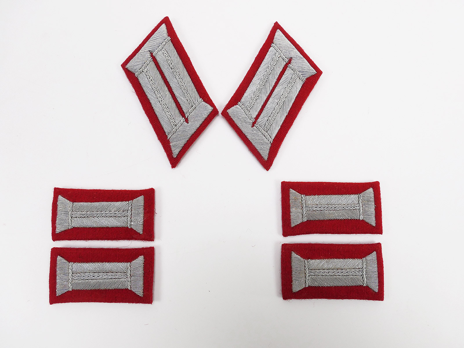Wehrmacht set of artillery collars + sleeve flaps for parade uniform