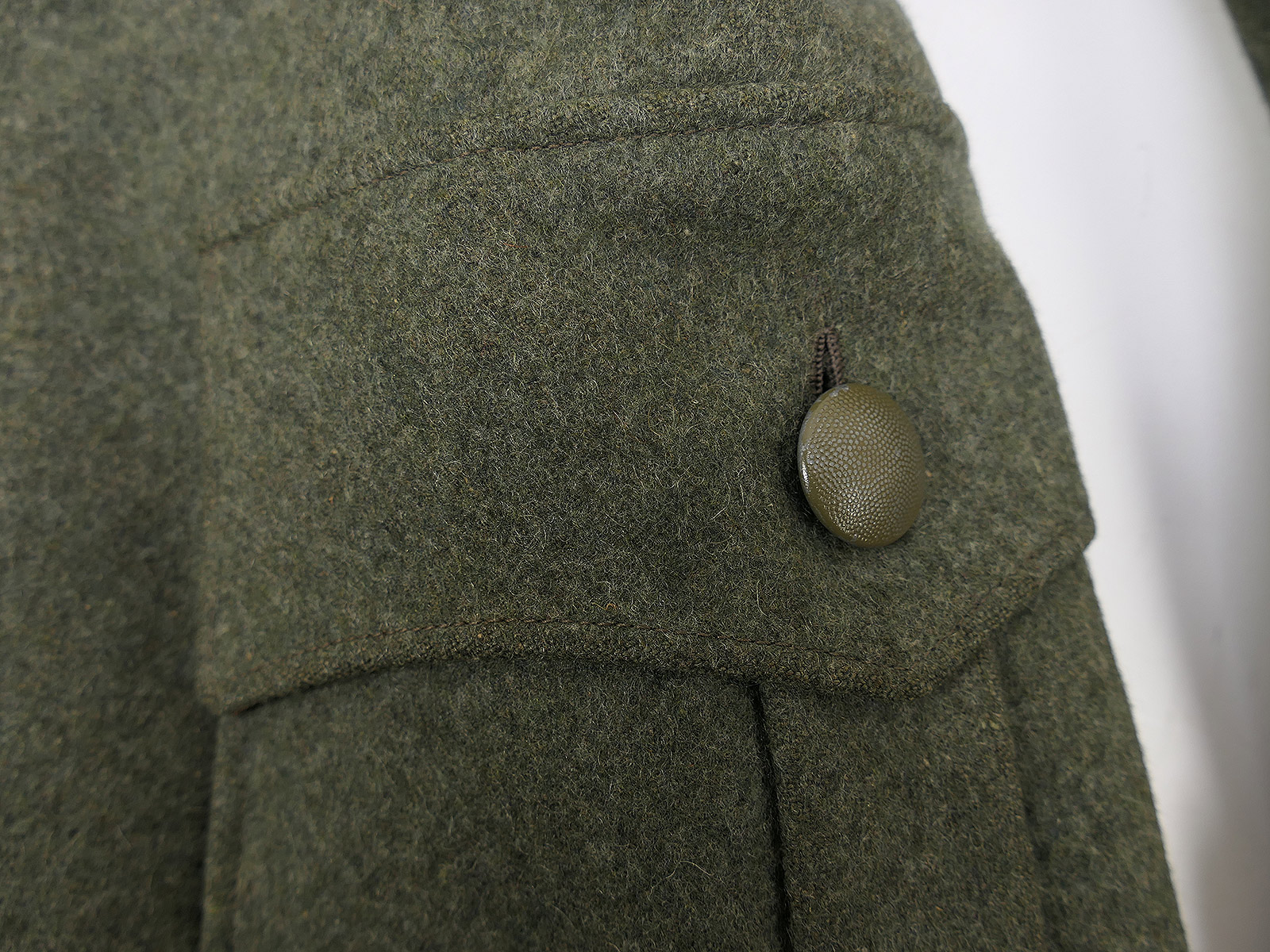 Original Wehrmacht Officer’s Field Jacket M36, Captain, Artillery, complete with breeches – COLLECTION