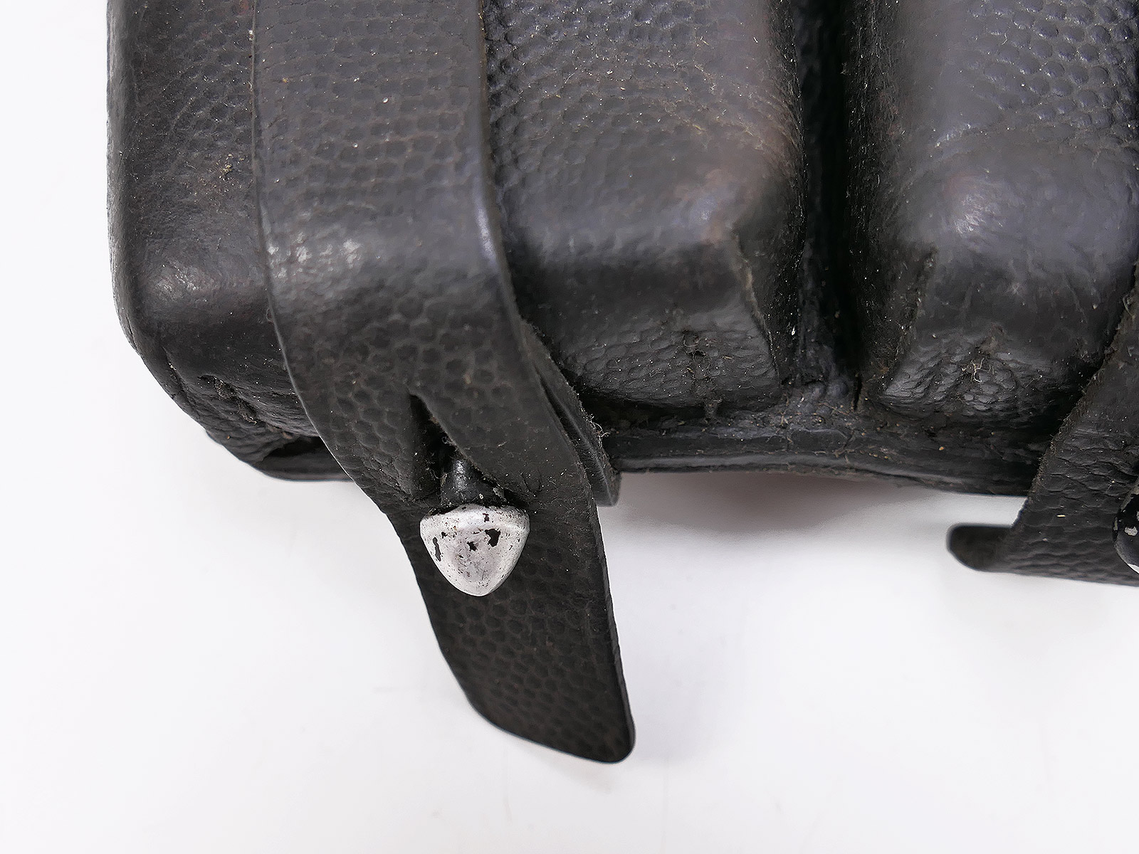 One-off item – Wehrmacht K98 3-round cartridge pouch, black, ORIGINAL, with manufacturer’s mark, 1937 COLLECTION