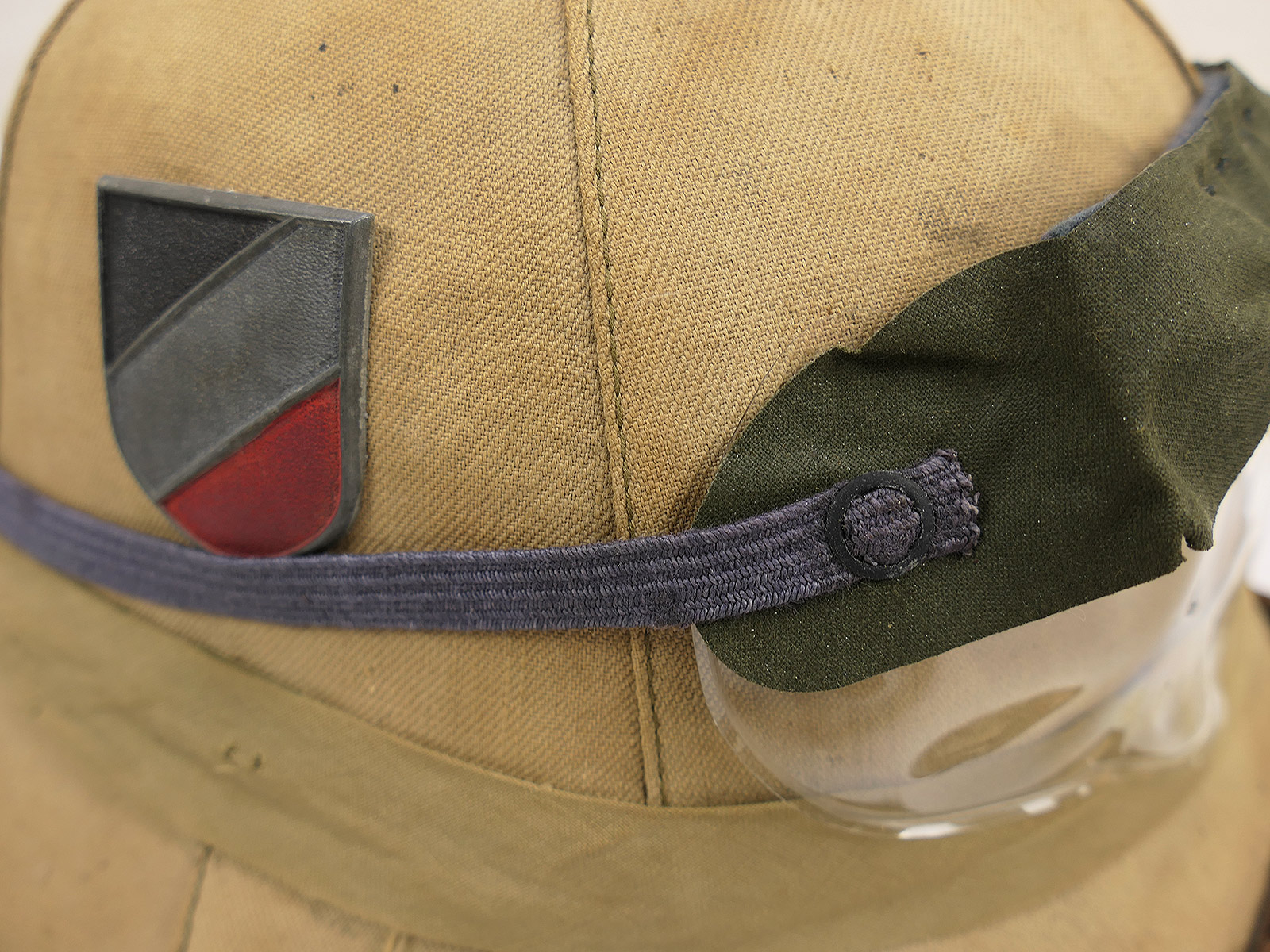 Original tropical helmet, Afrikakorps, Carl Halfar, Wehrmacht, DAK, with dust goggles – COLLECTION