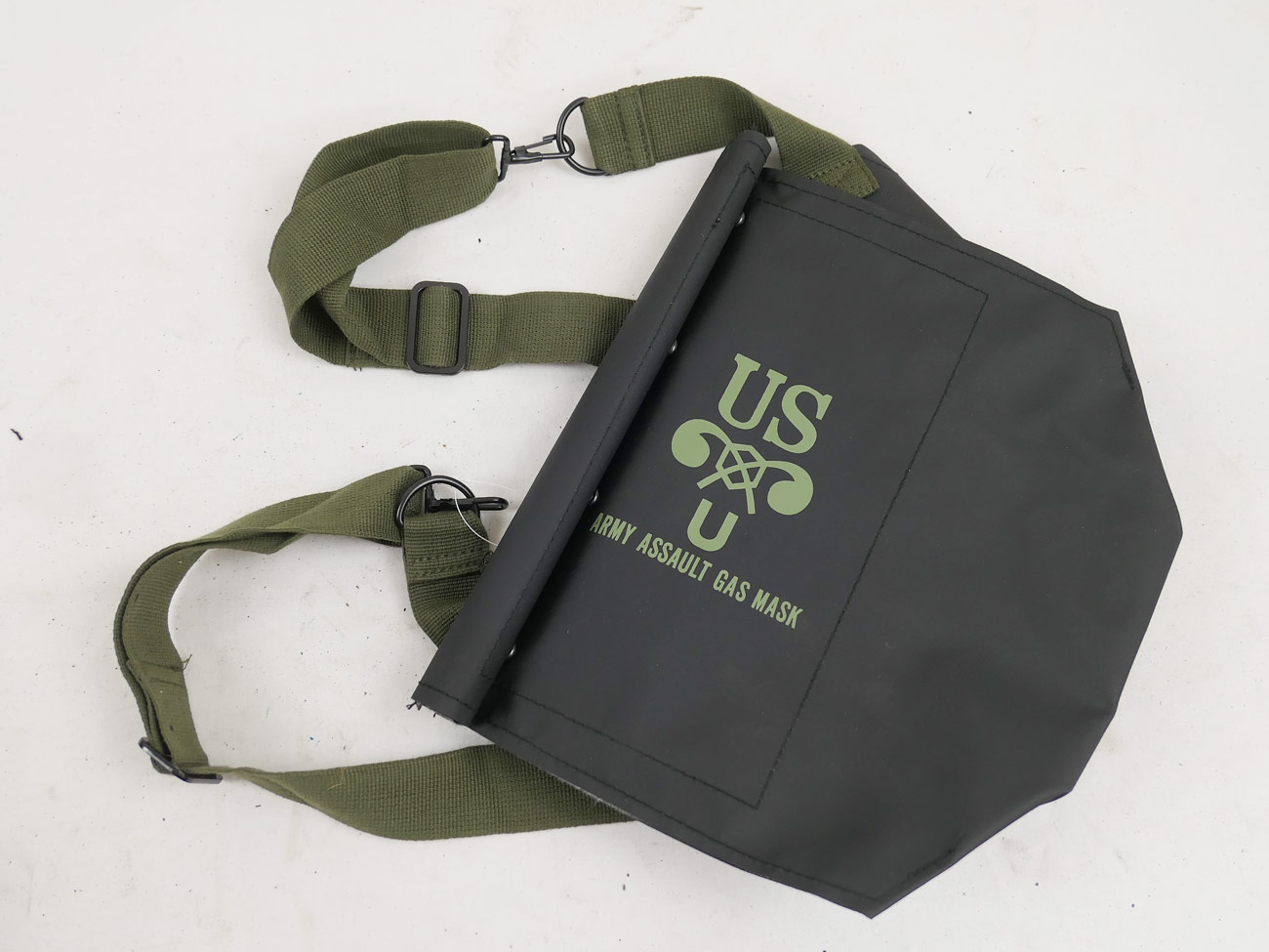 US WW2 ARMY Assault Gas Mask Rubber bag Gas Mask Gas Mask Bag D-Day Normandy