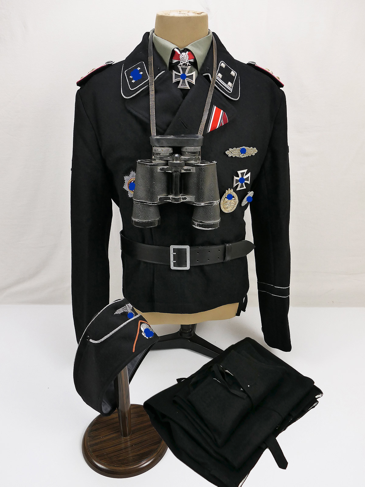 Uniform ensemble OStBFü Joachim Peiper Panzerjacke Schiffchen LSSAH Leibstandarte Panzerhose