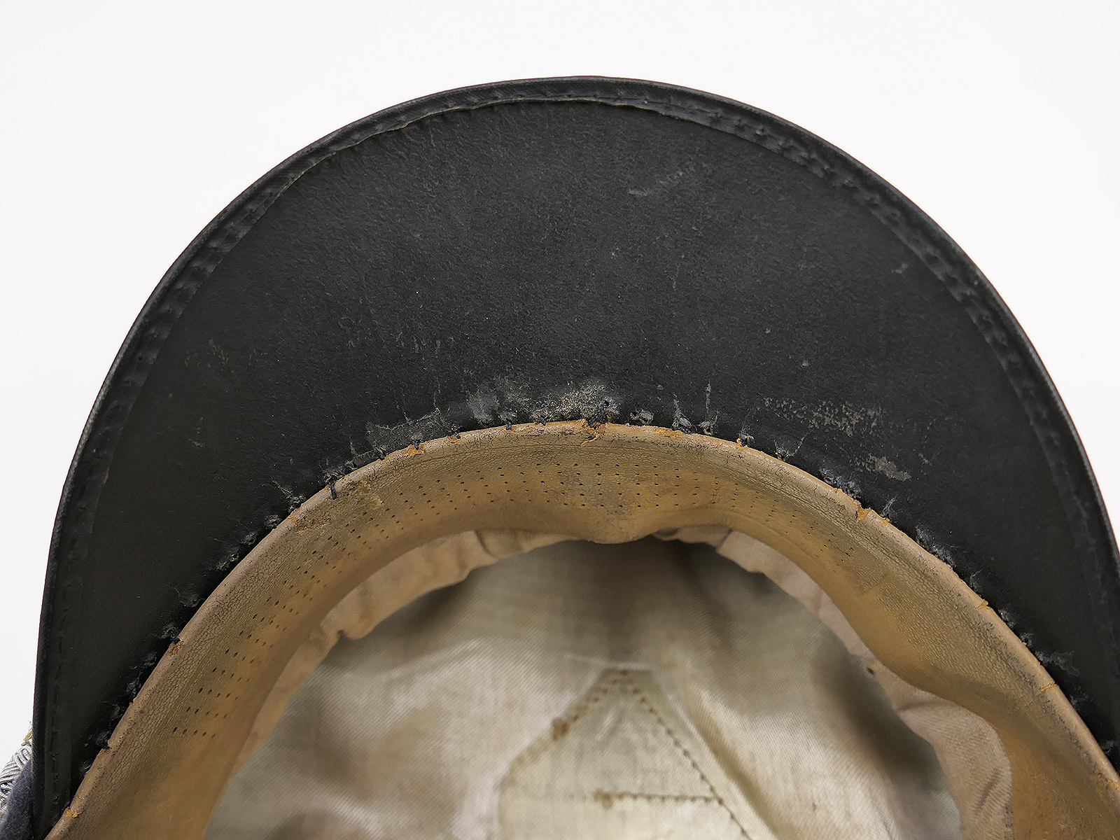 Original LUFTWAFFEN officer’s peaked cap with hand-embroidered details – COLLECTION