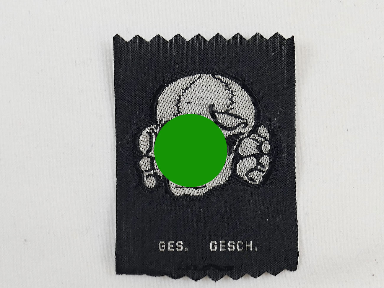 Variation Cap Badge Weapons XX Skull silver woven for field cap / shuttle