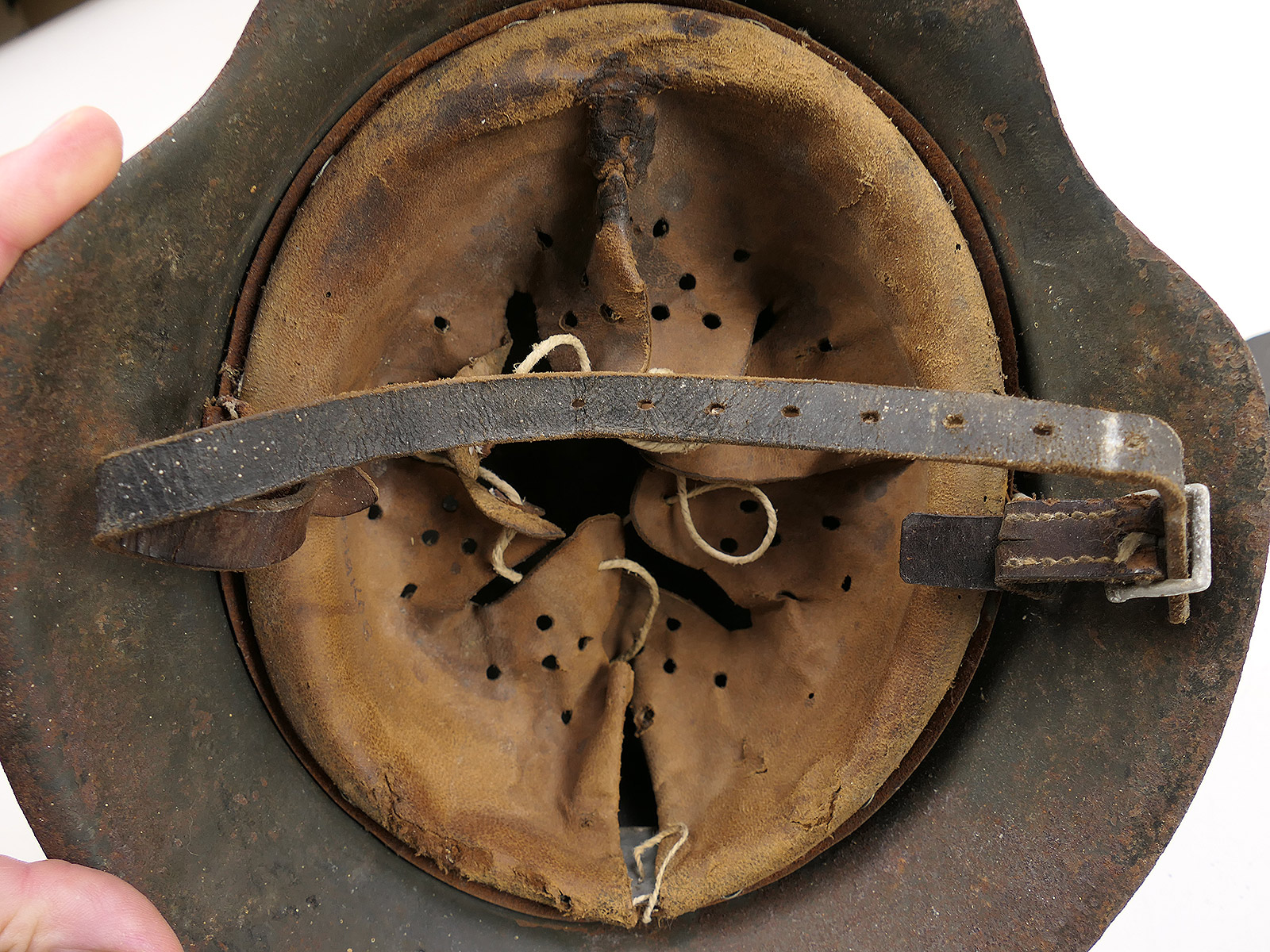 Wehrmacht SD M42 steel helmet with helmet lining and chin strap – ORIGINAL FIND FROM A BARN