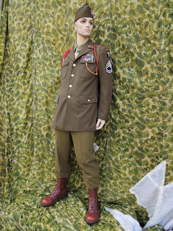 Example for a US WK2 Service Class A Uniform Dressing Uniform Team