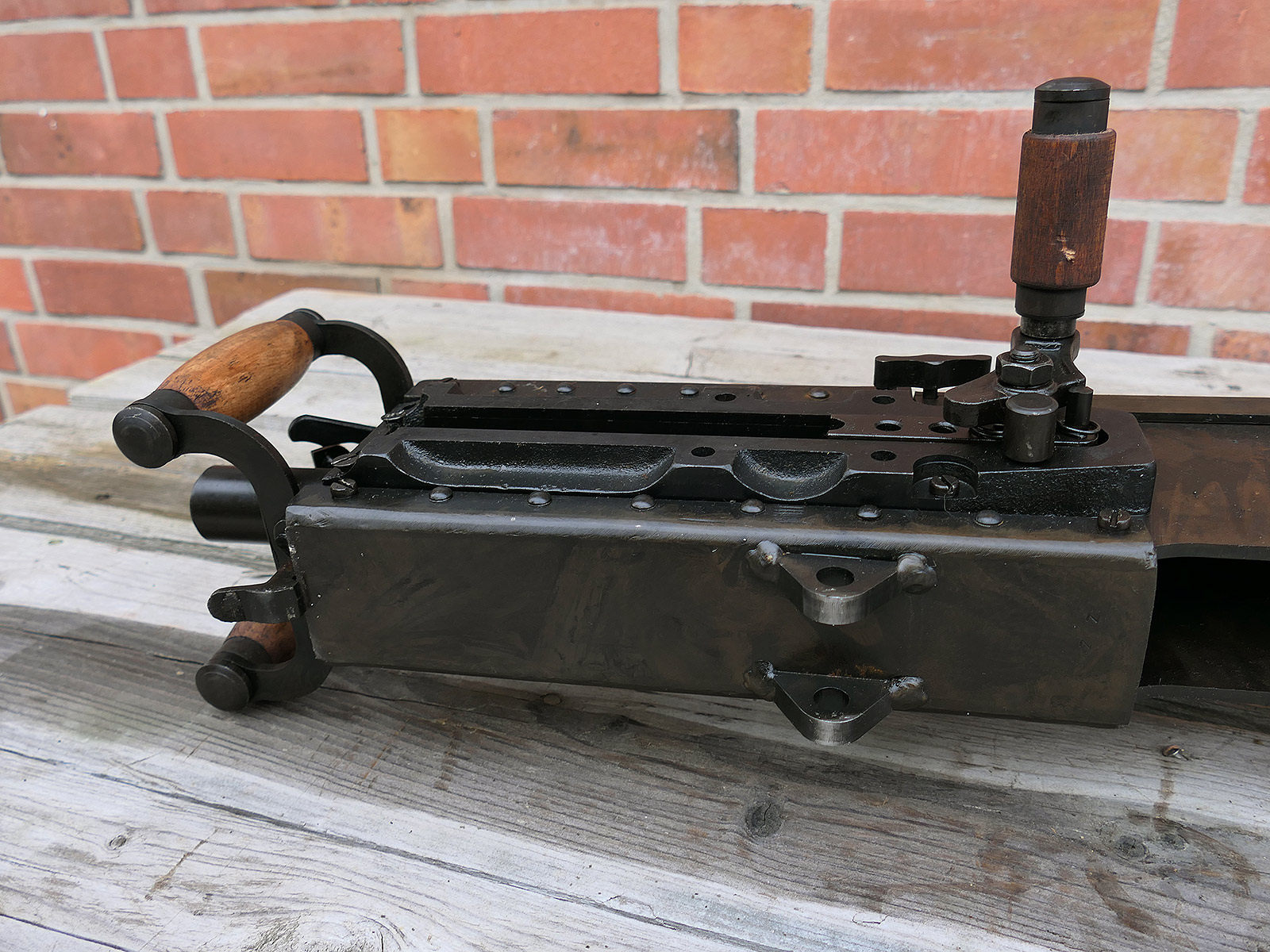 #A Browning Machine Gun MG Cal. 50 M2 Jeep Mount Tripod – Model – 1:1 metal replica, barrel can be dismantled