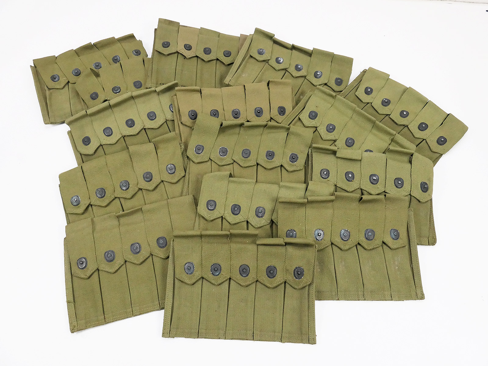 1x pc. original US WW2 MP Thompson magazine pouch for 5x rod magazines from depot