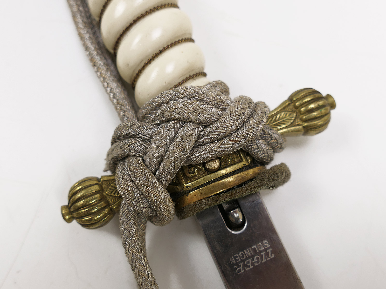 KM Kriegsmarine Officer’s Dagger, Navy Dagger M1938 with tassel and scabbard, TIGER Solingen COLLECTION