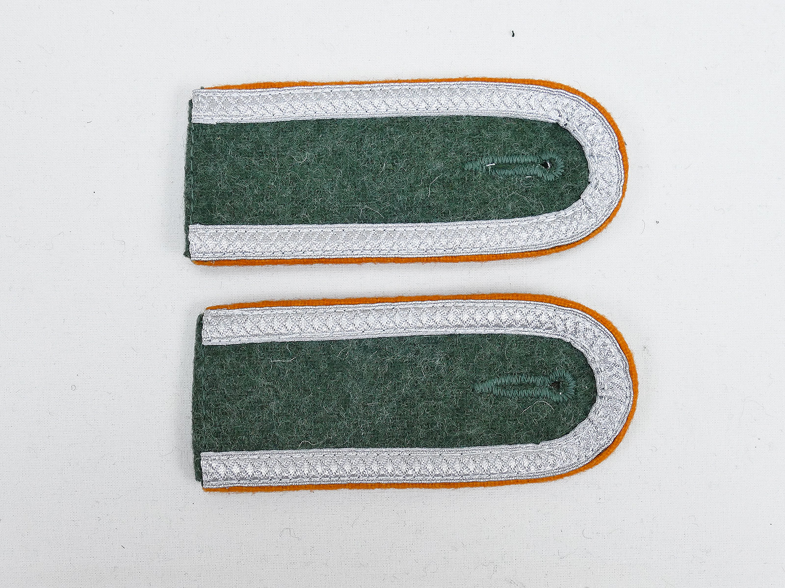 1x pair of M40 epaulettes Wehrmacht Heer Feldgendarmerie Unteroffizier