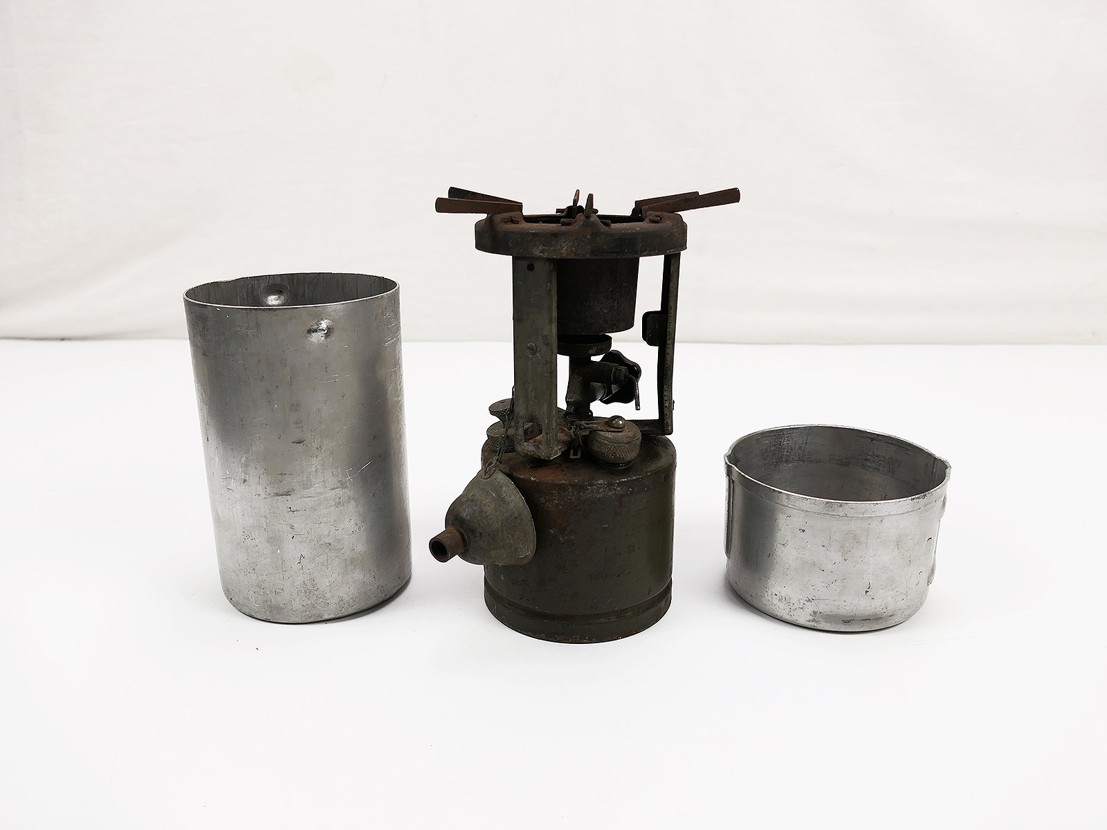 Original US Army WW2 Stove + Case (1944) petrol cooker cooking gasoline / Collection BATTLE WORN 