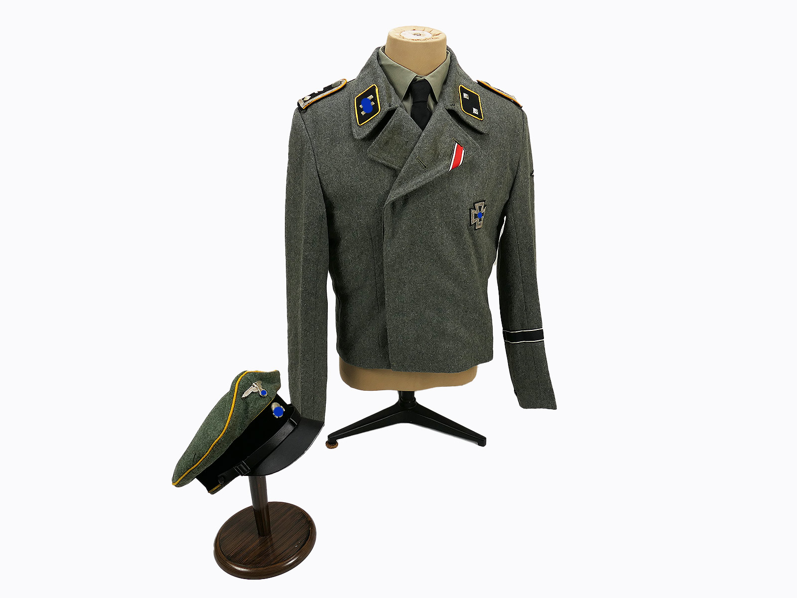Uniform ensemble AUFKLÄRER LAH Leibstandarte Waffen SS Sturmgeschützjacke Schirmmütze