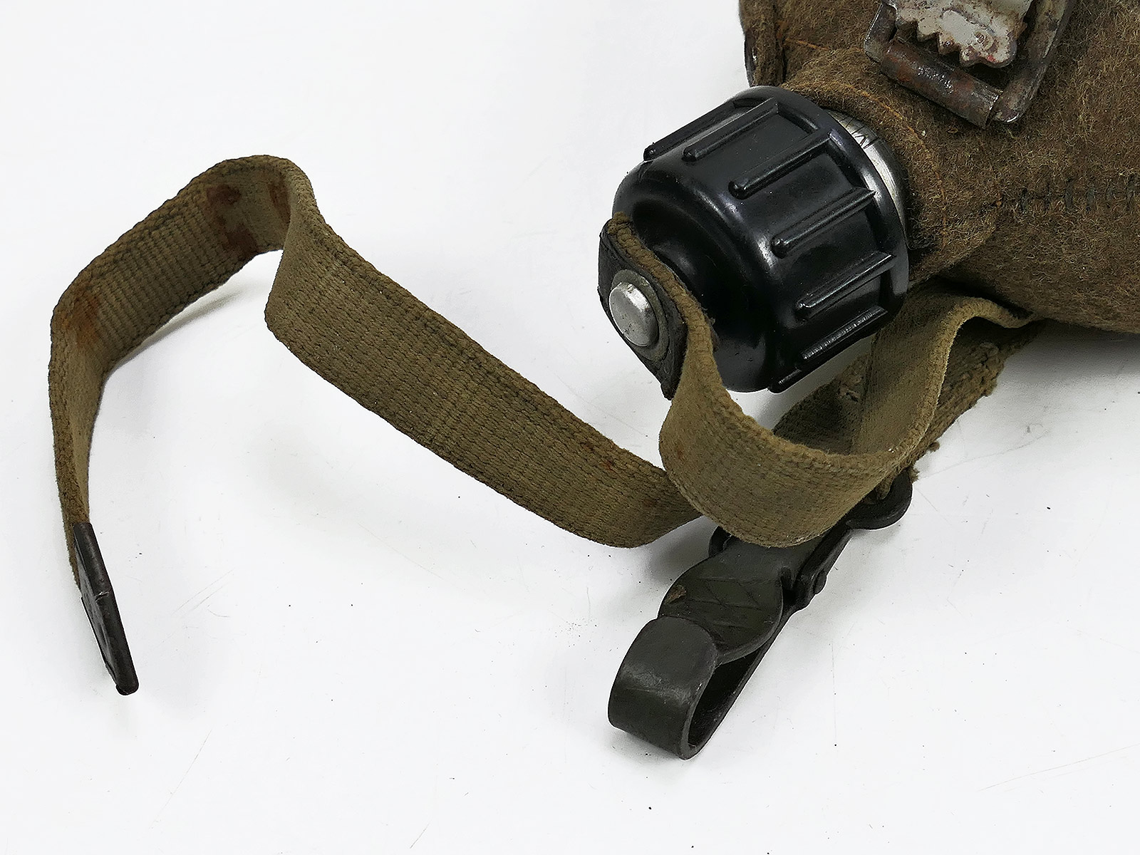Wehrmacht MN42 canteen with steel cup – TOP COLLECTION, BATTLE-WORN