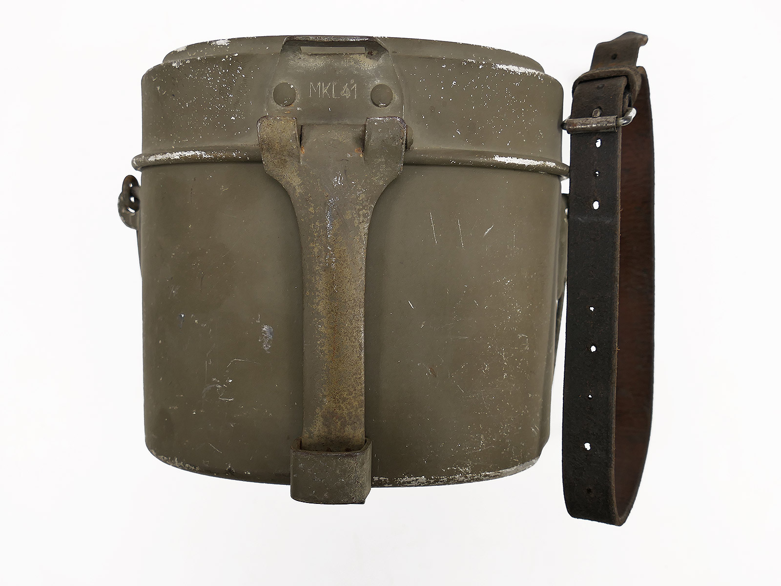 Wehrmacht cookware set, manufacturer MKL 41, with 95% of the original paintwork intact, complete with leather strap – COLLECTION