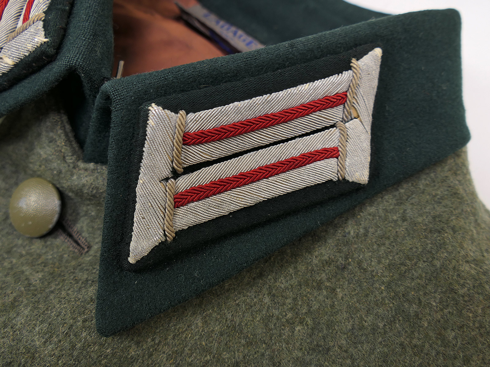 Original Wehrmacht Officer’s Field Jacket M36, Captain, Artillery, complete with breeches – COLLECTION