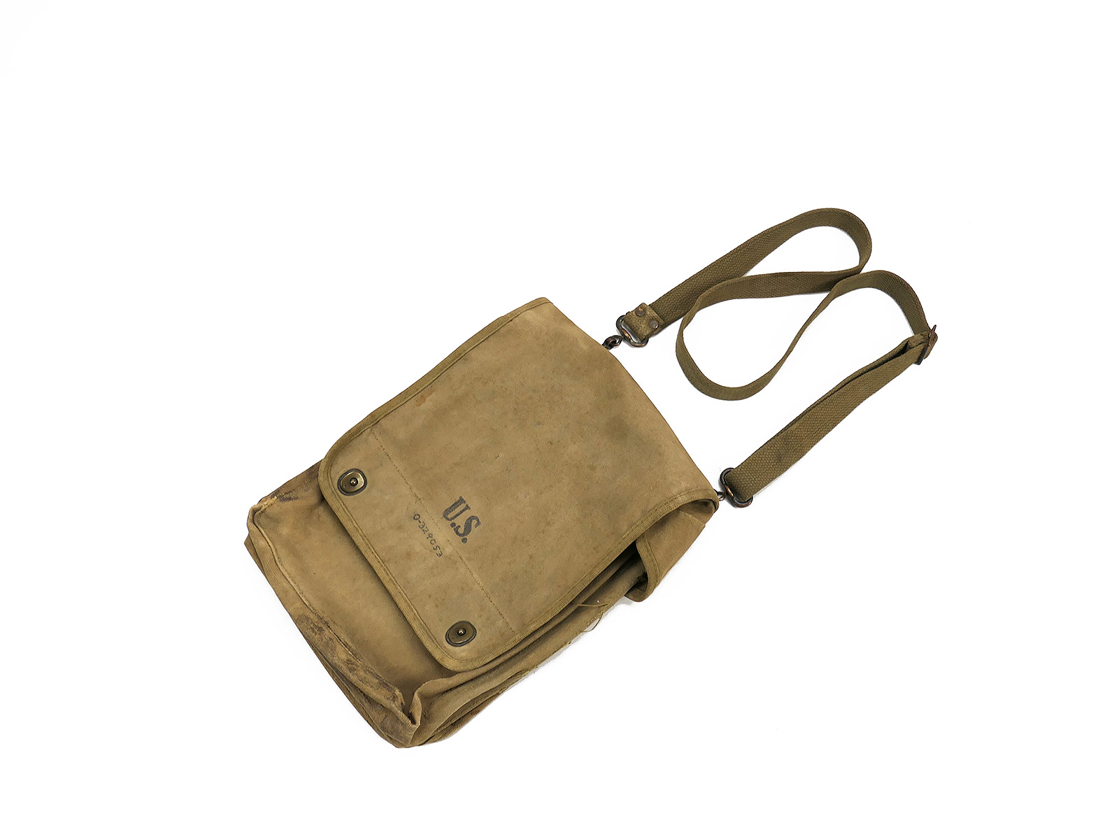 Original US Army WW2 map pouch – found in a barn in Bastogne – BOYT 42 / COLLECTION – battle-worn