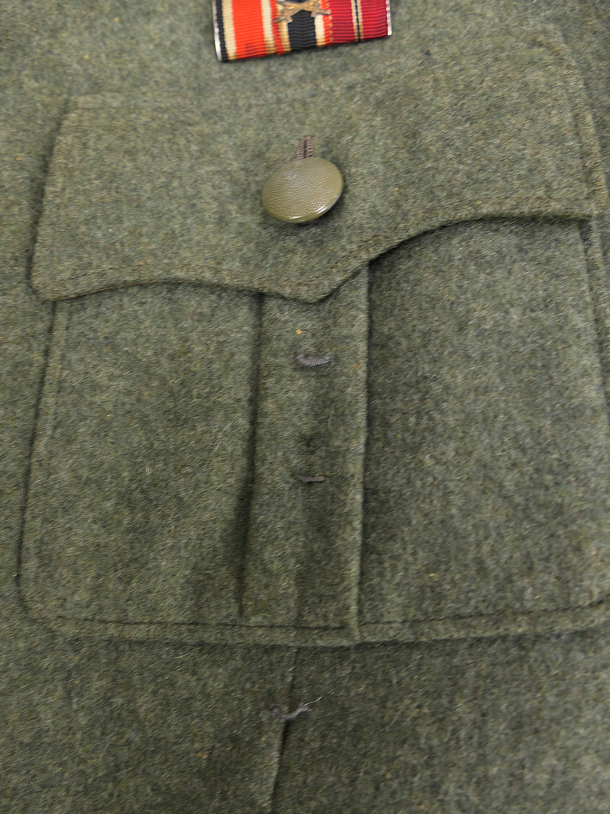 Original Wehrmacht Officer’s Field Jacket M36, Captain, Artillery, complete with breeches – COLLECTION