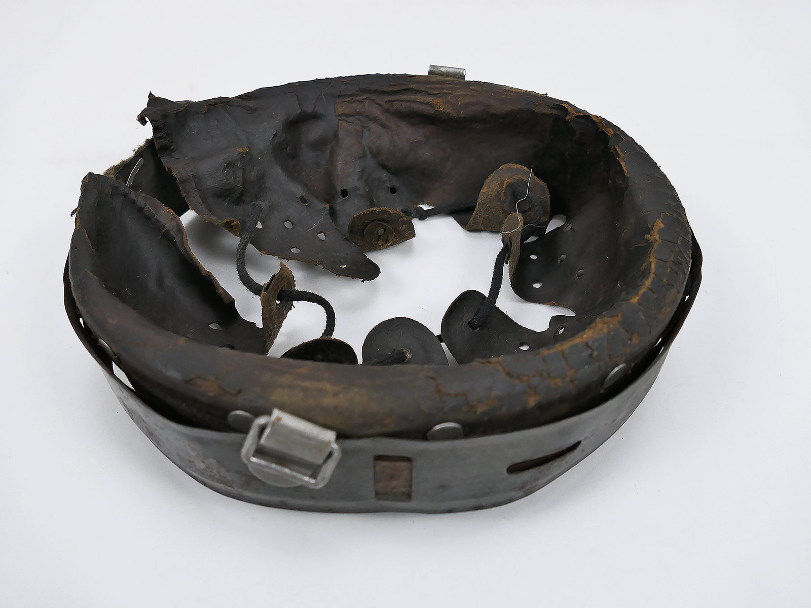 P1368448 Original Wehrmacht steel helmet liner 57/64 helmet liner