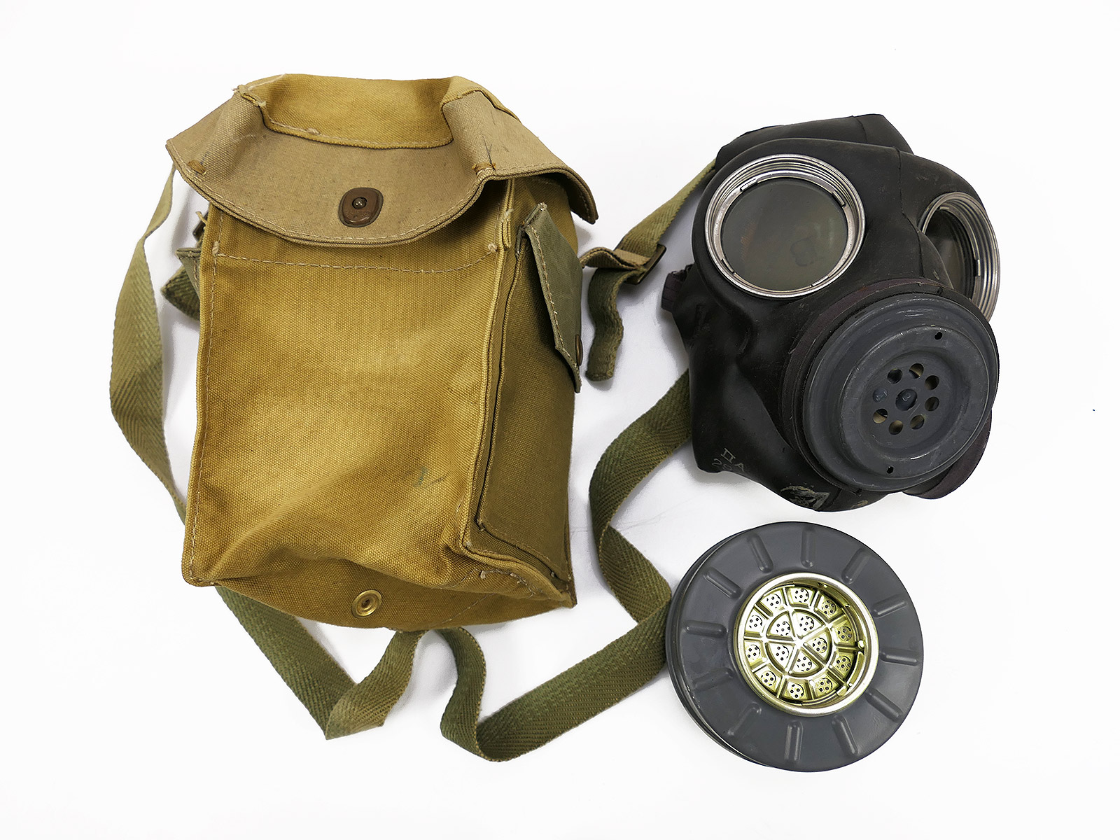 One-off, original WW2 British Army gas mask + gas mask pouch and filter 