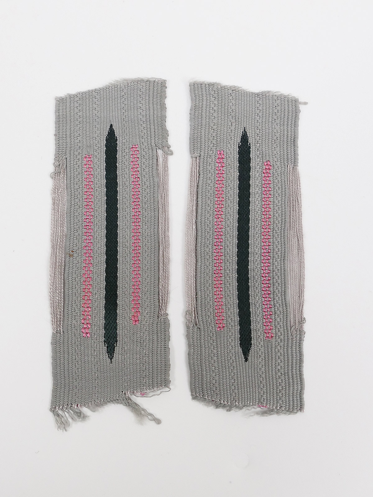 P1658450 Wehrmacht pair collar mirror tank / tank destroyer (pink) teams role section