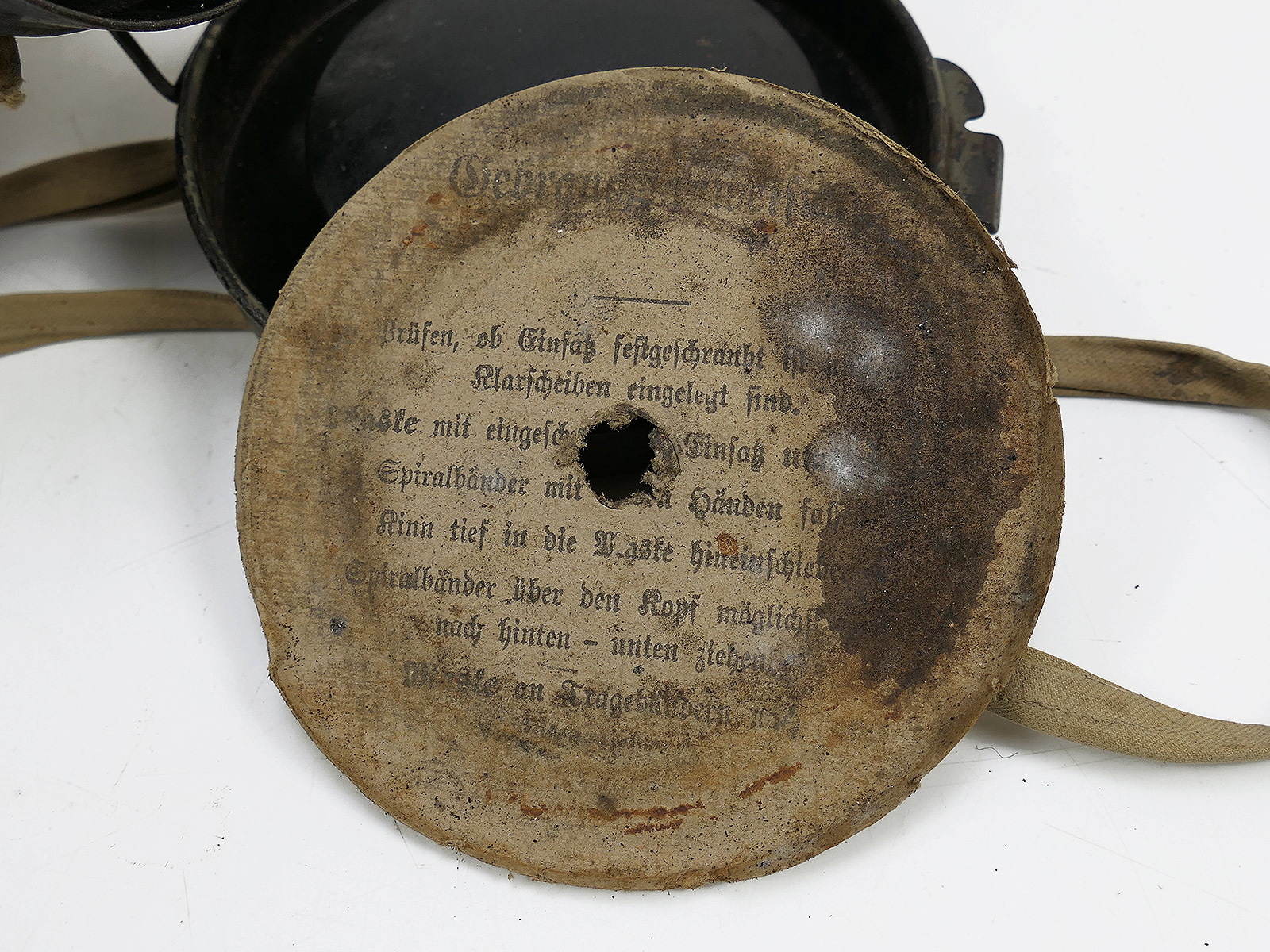 WK1 Original Leather Gas Mask M17 + Filter in Original Carry Case – COLLECTION BATTLE WORN