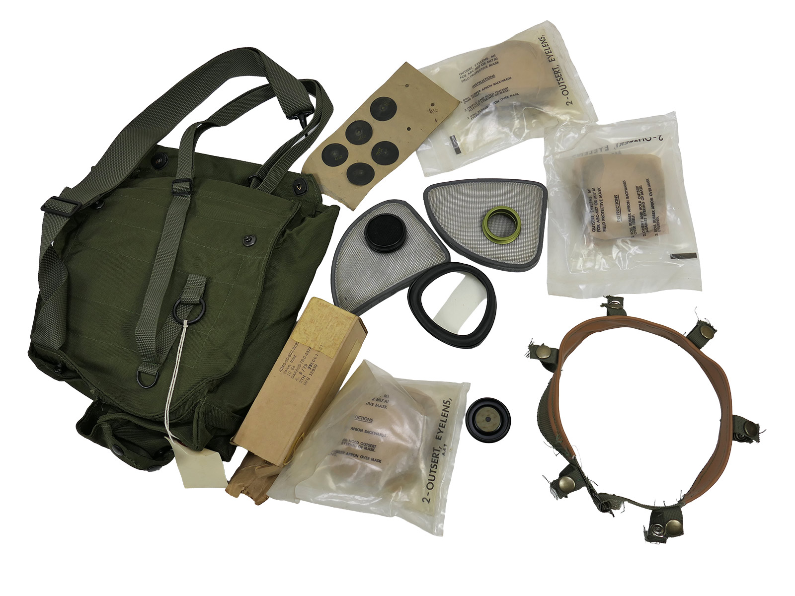 Flea market box, 15kg: Miliaria military assortment – US Army bags, spare parts, clothing, equipment, caps – VIEW