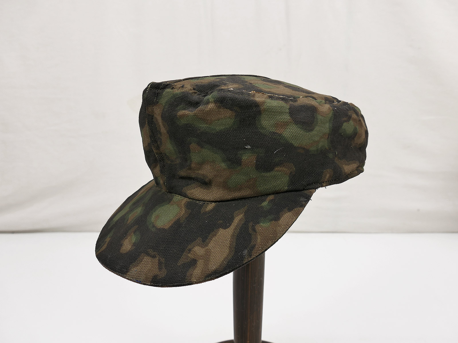 Waffen SS front production smoke camouflage field cap size 59 camouflage cap 