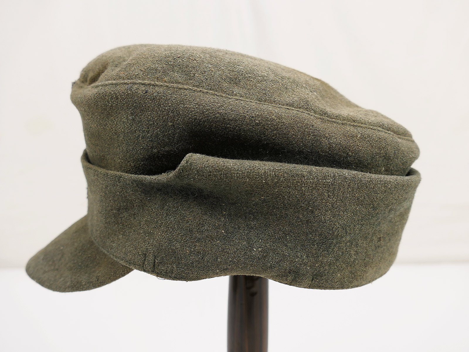 Army M43 field cap, FADE OUT, size 57, with original trapezoid detailing – COLLECTION