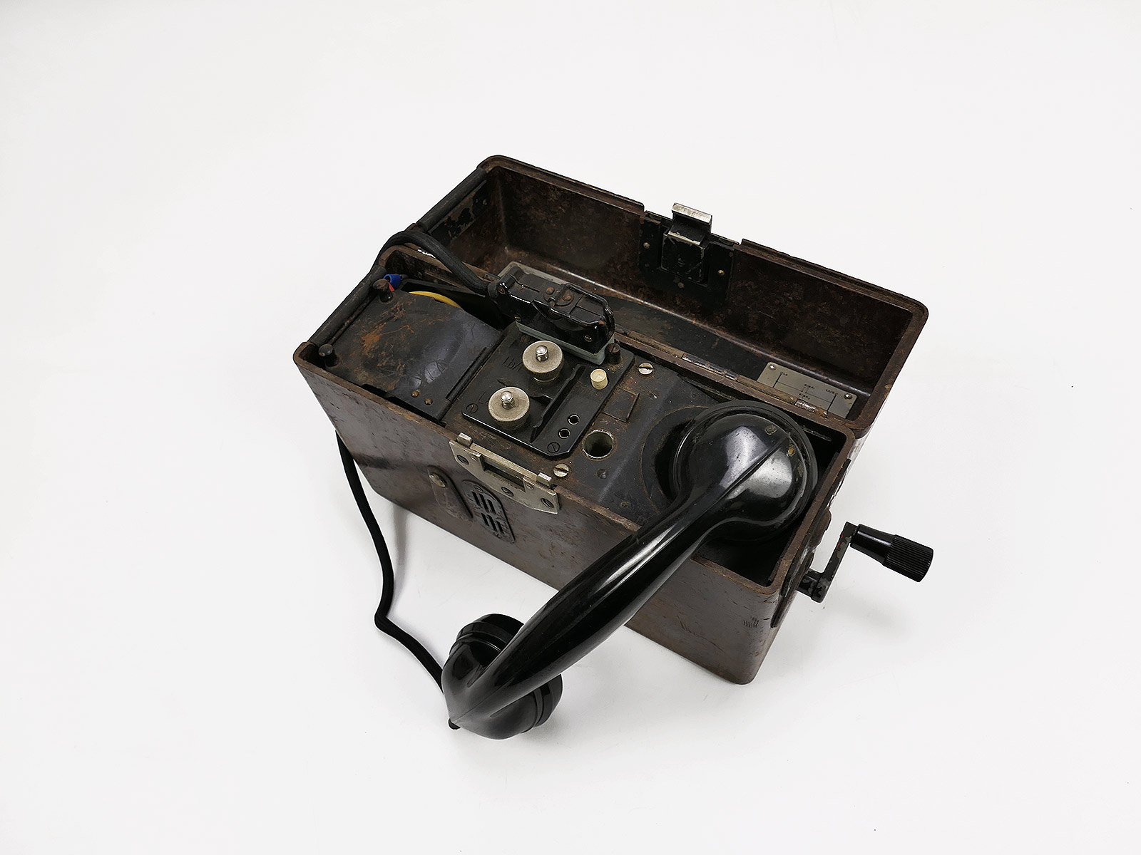 Wehrmacht Field Telephone Feldfernsprecher 33, 1942, with handset and crank 