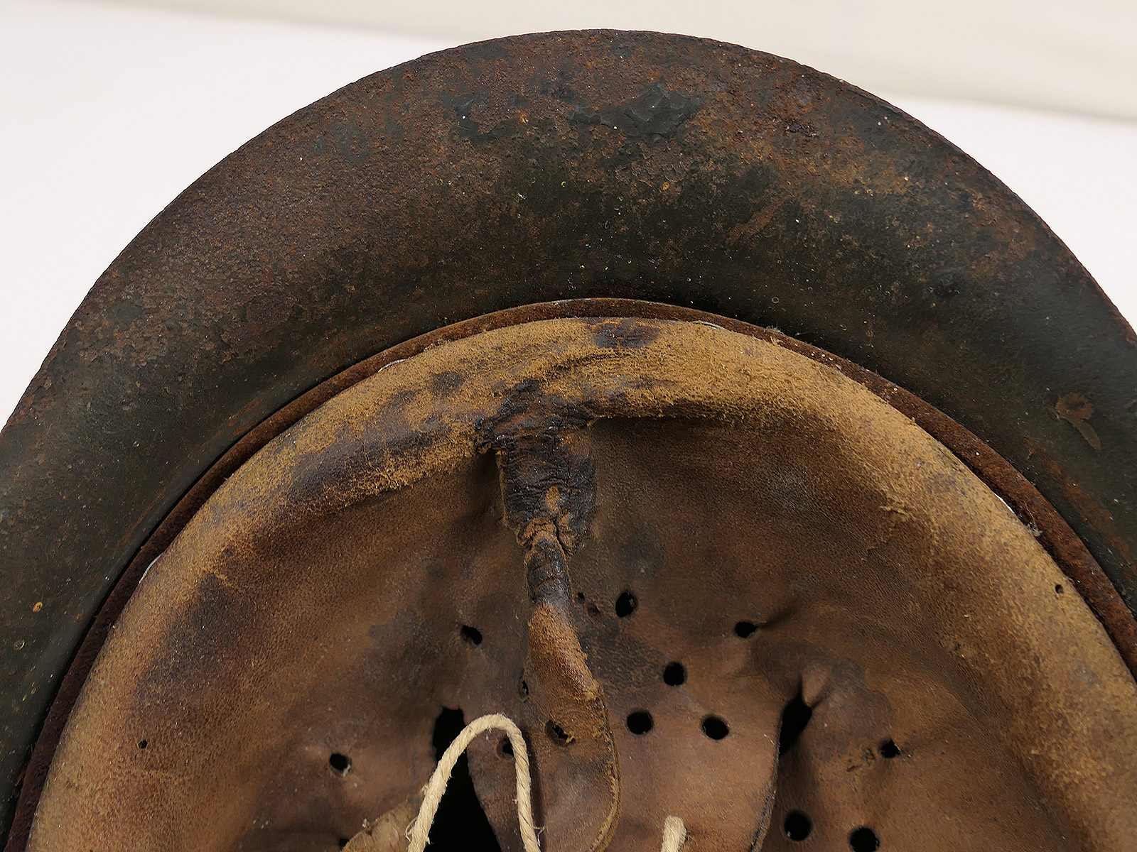 Wehrmacht SD M42 steel helmet with helmet lining and chin strap – ORIGINAL FIND FROM A BARN