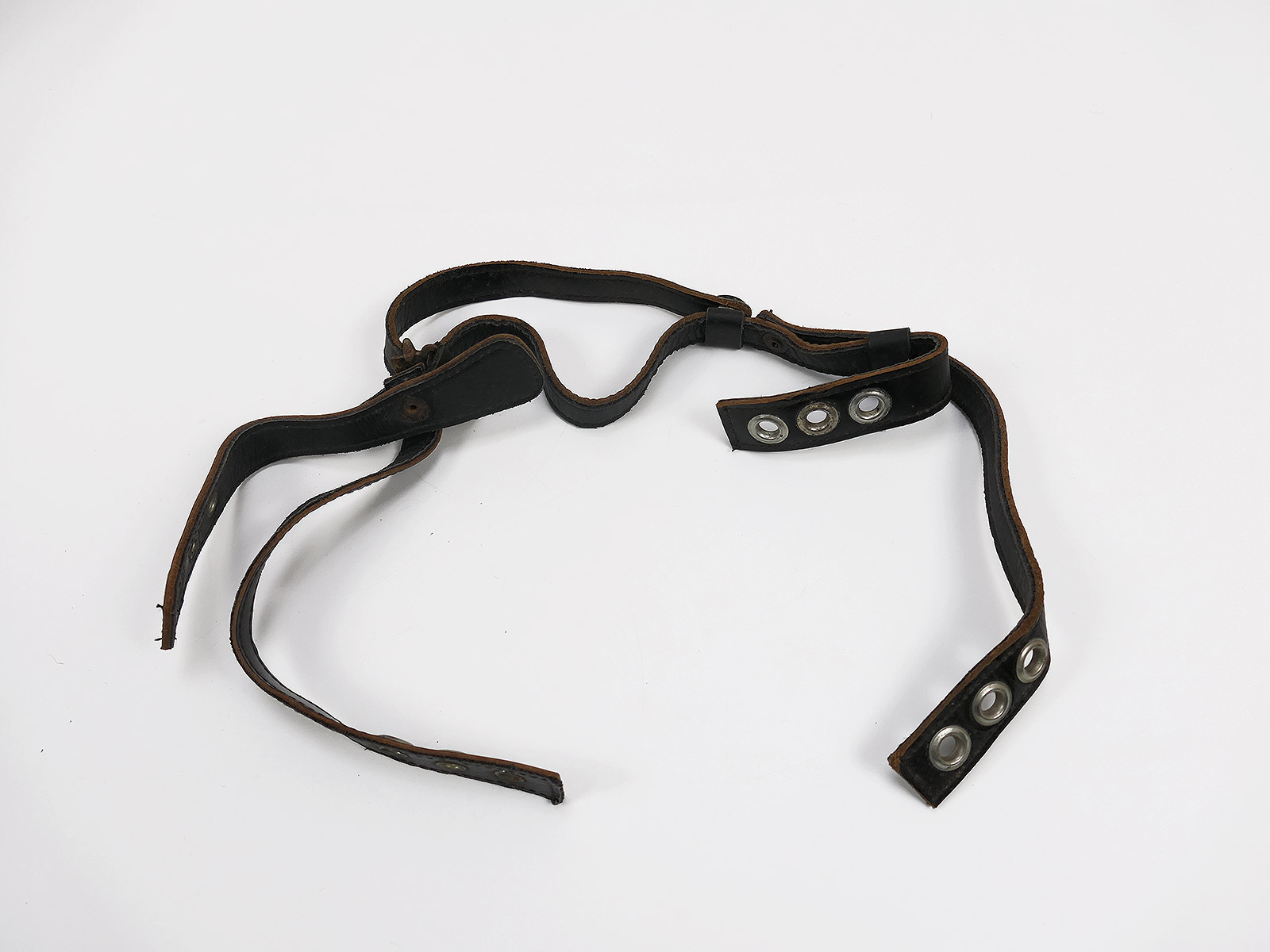 LW chinstrap paratrooper helmet M38 steel helmet Luftwaffe chin strap leather PRYM FJ