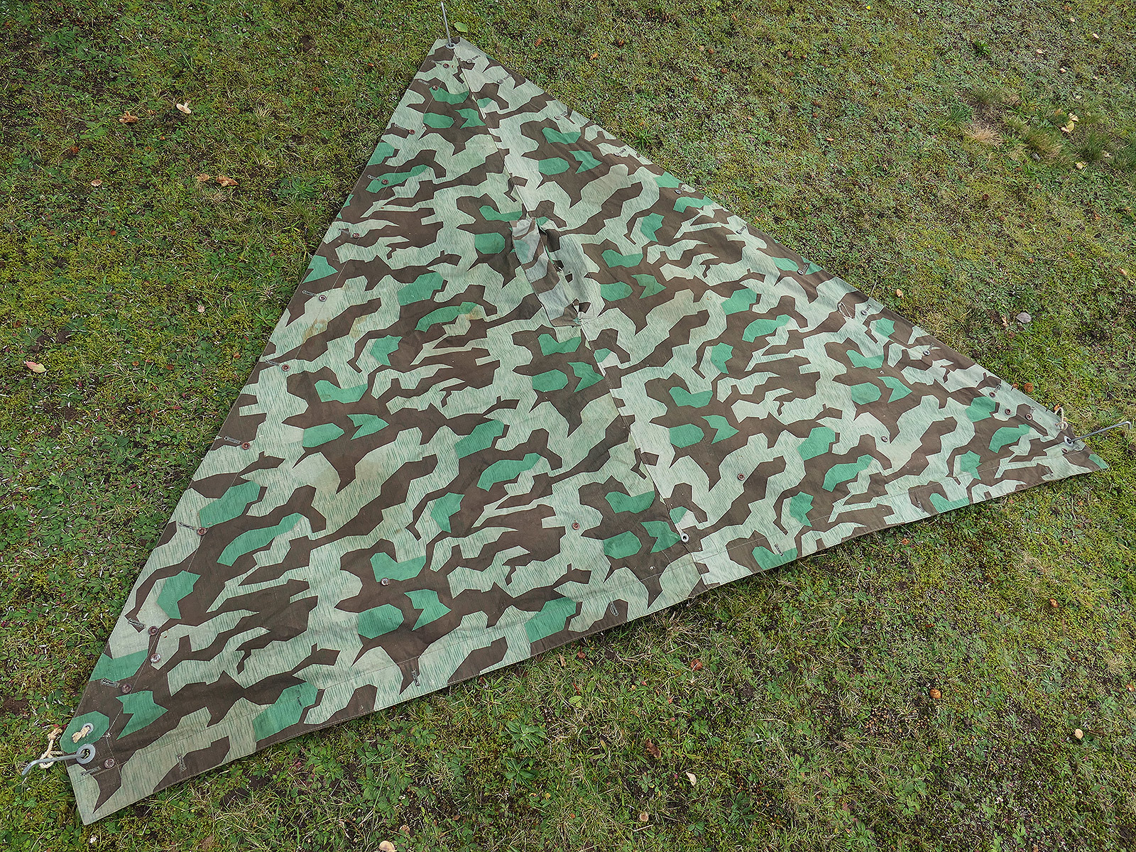 Wehrmacht Late-Period Original M31 Tent Canvas, Splinter Camouflage – RBNR. – Tent Fabric, Camouflage Tent Fabric, VERY NICE, BATTLE-WORN