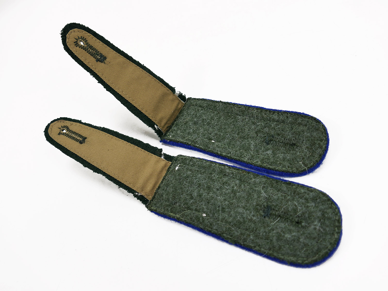 Wehrmacht M36 epaulettes, sergeant medic epaulettes, field tunic M1936