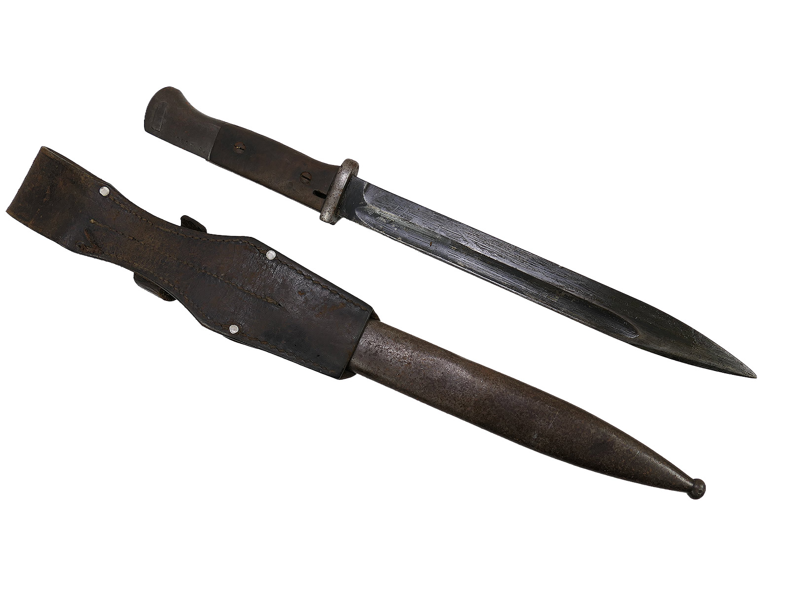 SET: Wehrmacht M84/98 bayonet for the K98 carbine / sidearm with scabbard + belt loop – BATTLE WORN