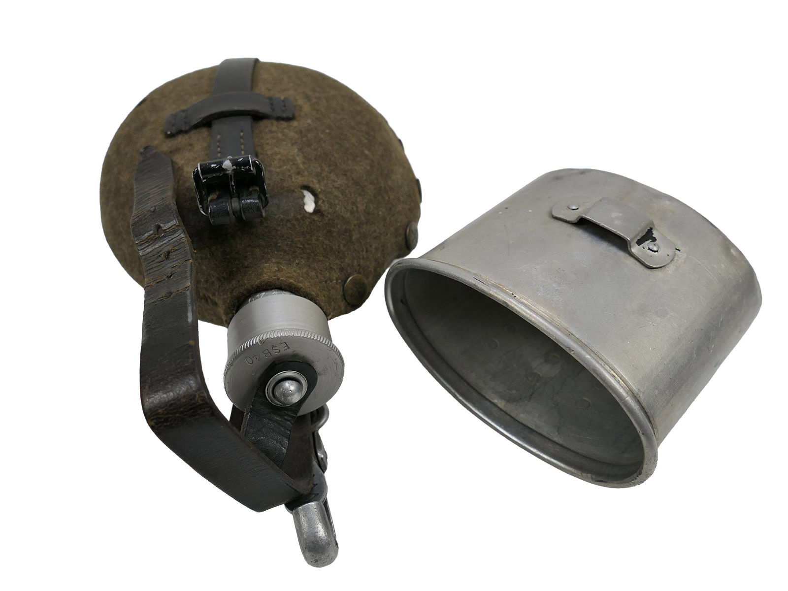 Wehrmacht ESB40 canteen with original aluminium cup WAL39  COLLECTION BATTLE WORN