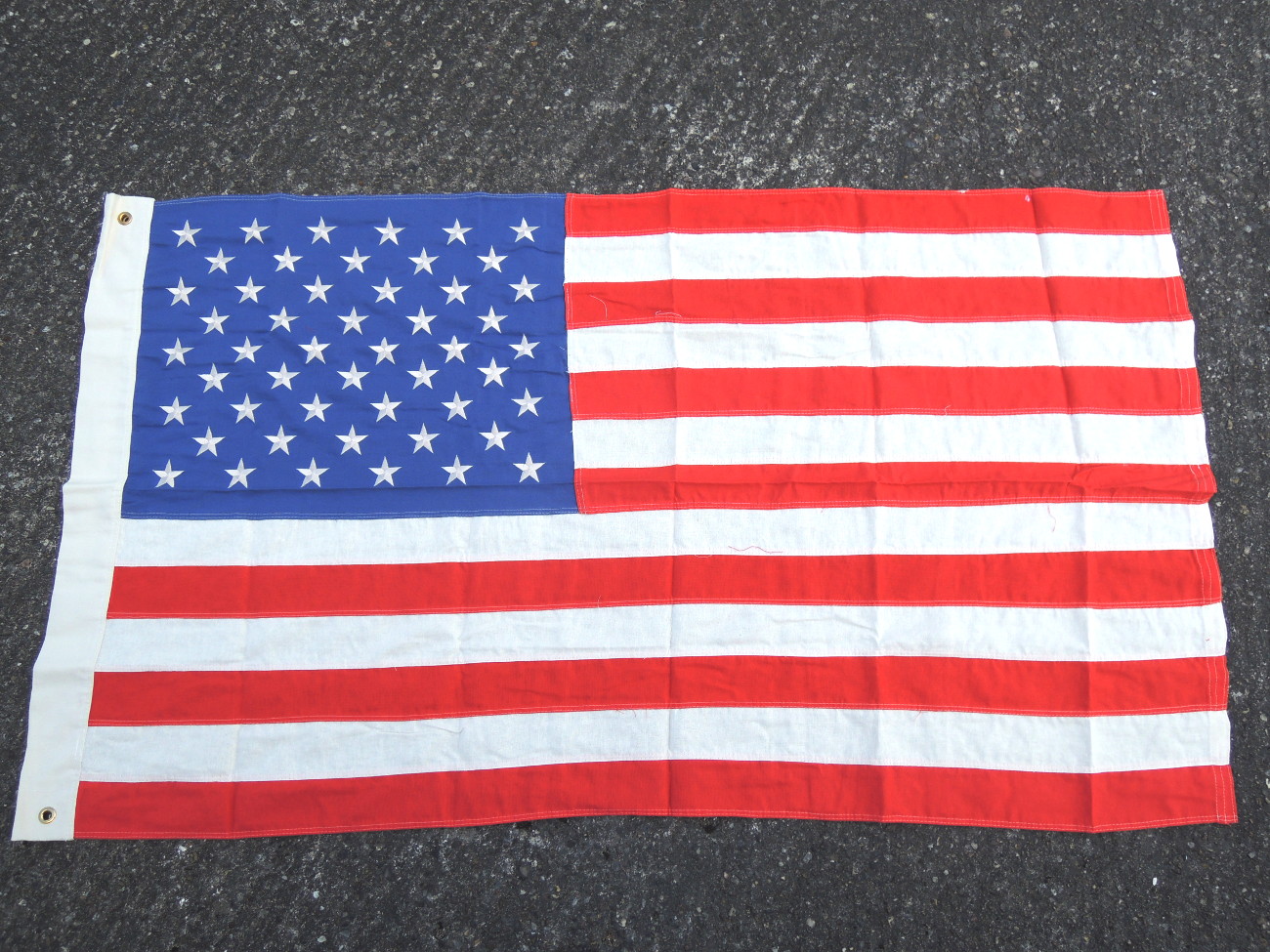 US Vintage Flag 50 stars flag embroidered stars, 93 x 155 cm with metal eyelets to hang