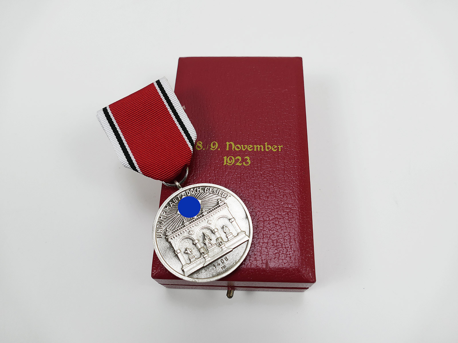 Order of Blood / Feldherrnhalle 8.9. November 1923 Medal of Honour with case / award case