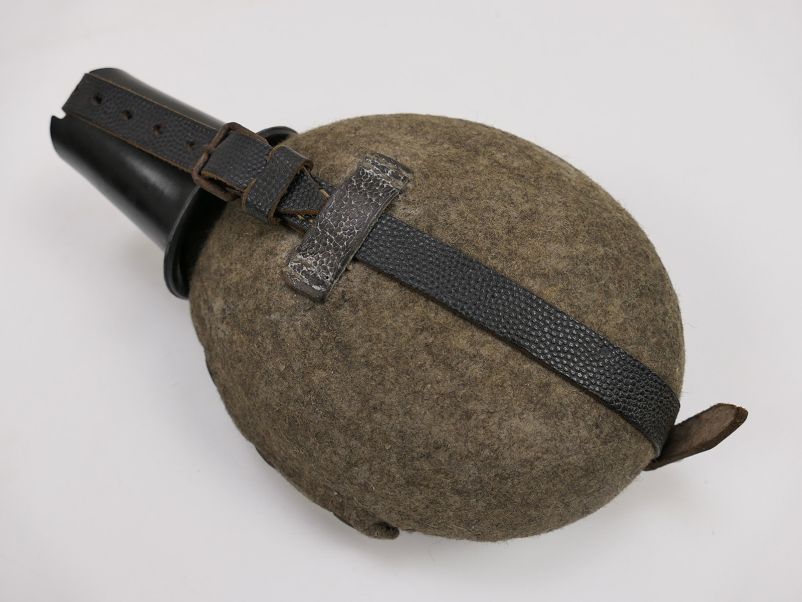 Original Wehrmacht canteen with cup – water bottle 