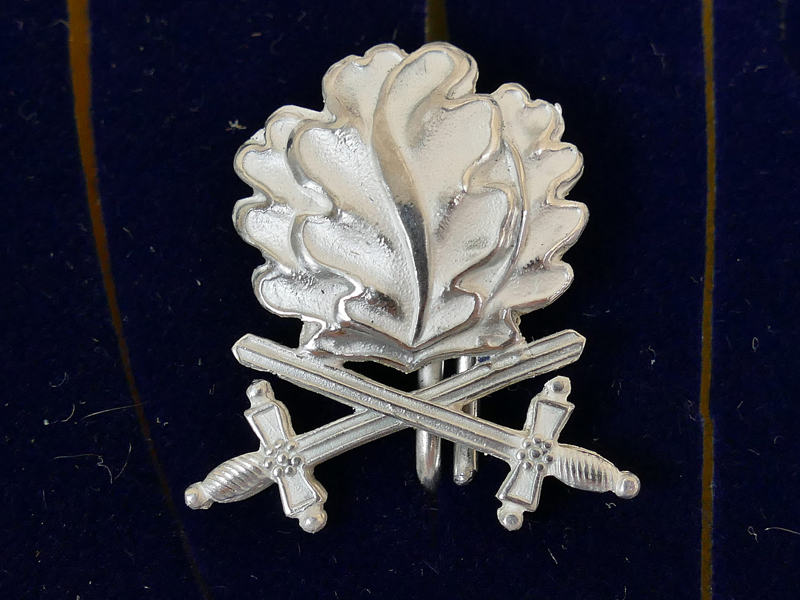 L/21 Oak Leaf with Swords in 800 Silver to the Knight's Cross of the Iron Cross 1939