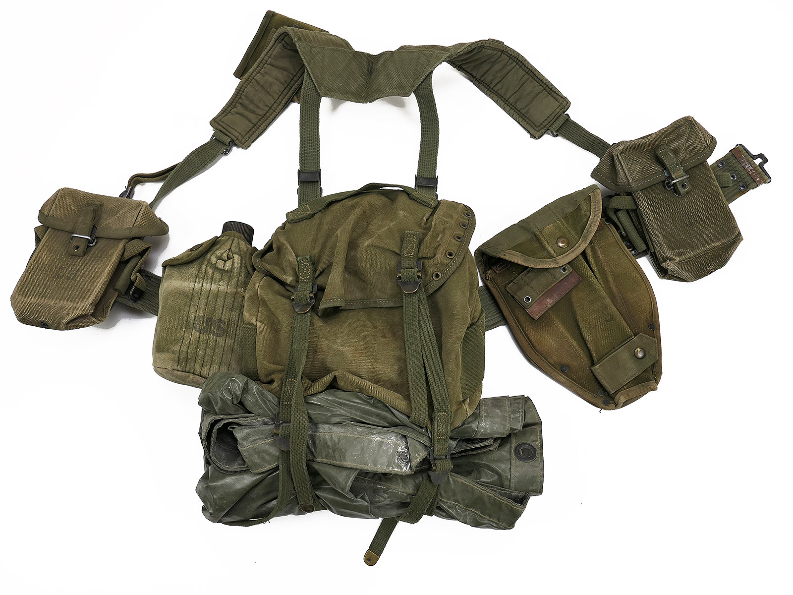 #GG/ US Army Vietnam Assault Kit M-1956 Pack - Pistol Belt Bags, Magazine Pouches, Buttpack, Poncho, Suspenders
