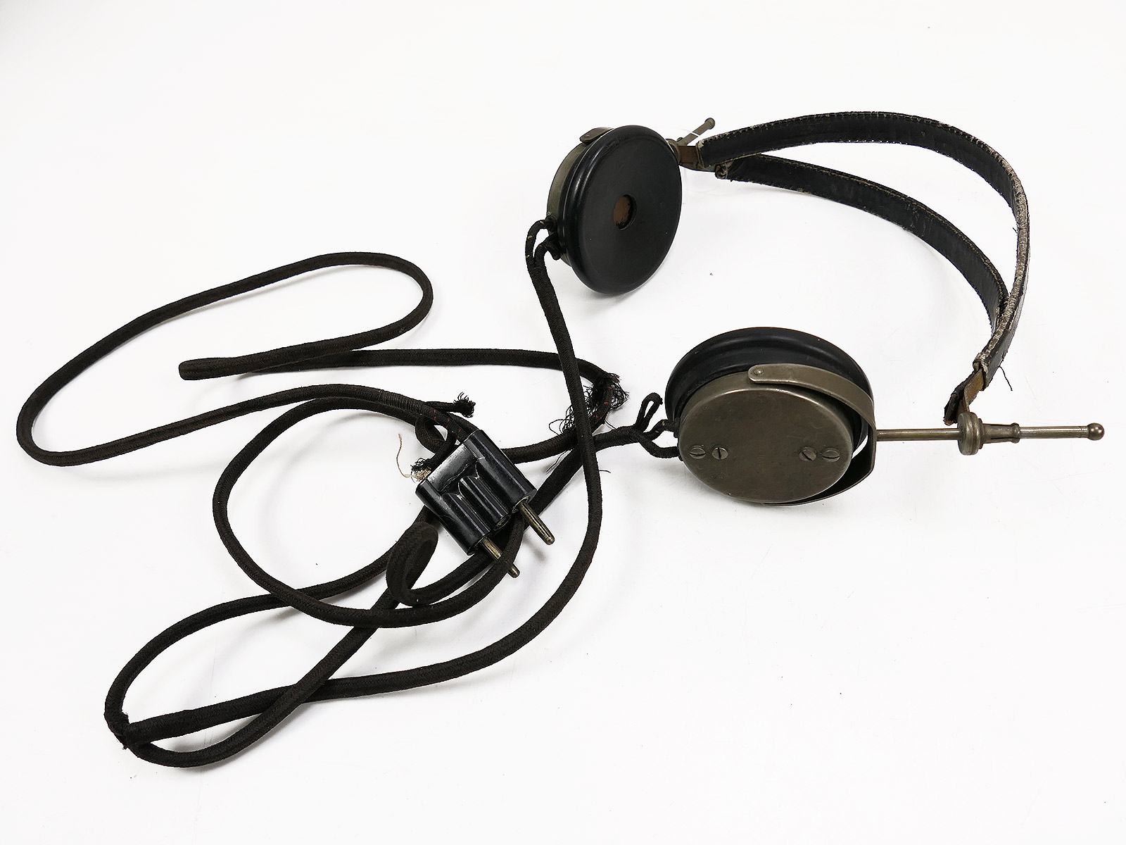 WW2 Wehrmacht Headset Radio with Dual Earpieces – COLLECTION BATTLE-WORN