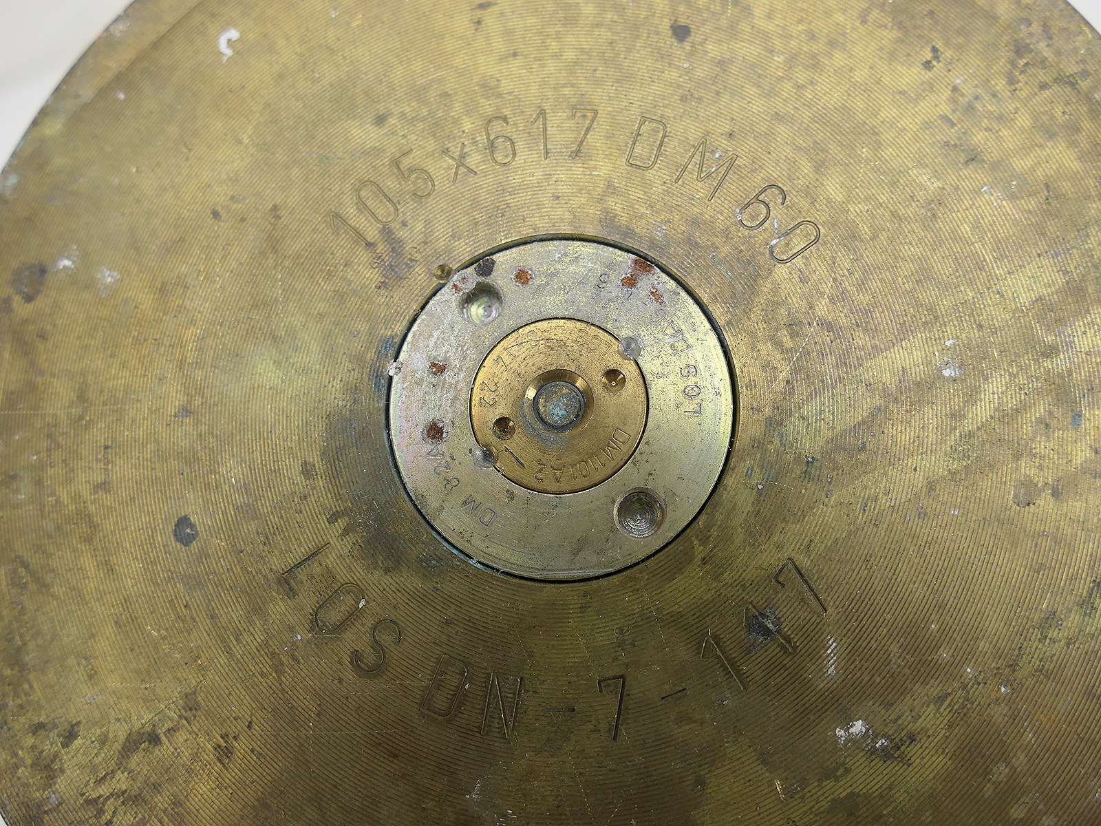 Original 105mm brass cartridge case – tank-themed decorative umbrella stand – COLLECTION