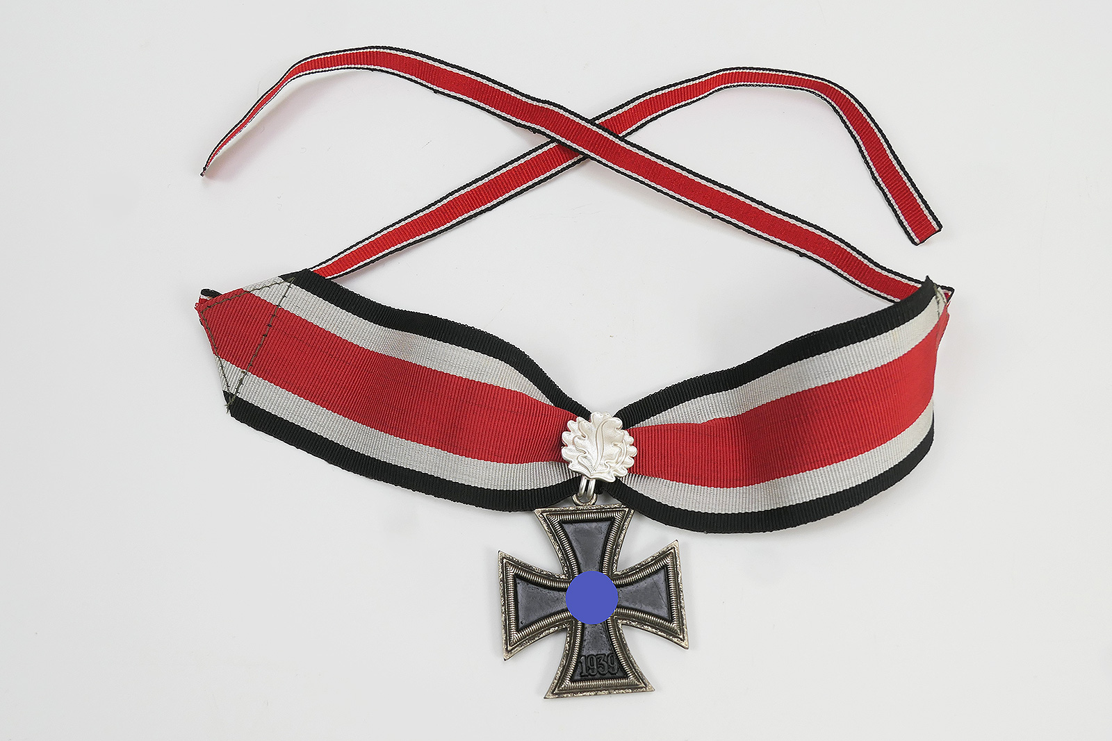 Wehrmacht Knight's Cross of the Iron Cross 1939 with oak leaves and collar ribbon