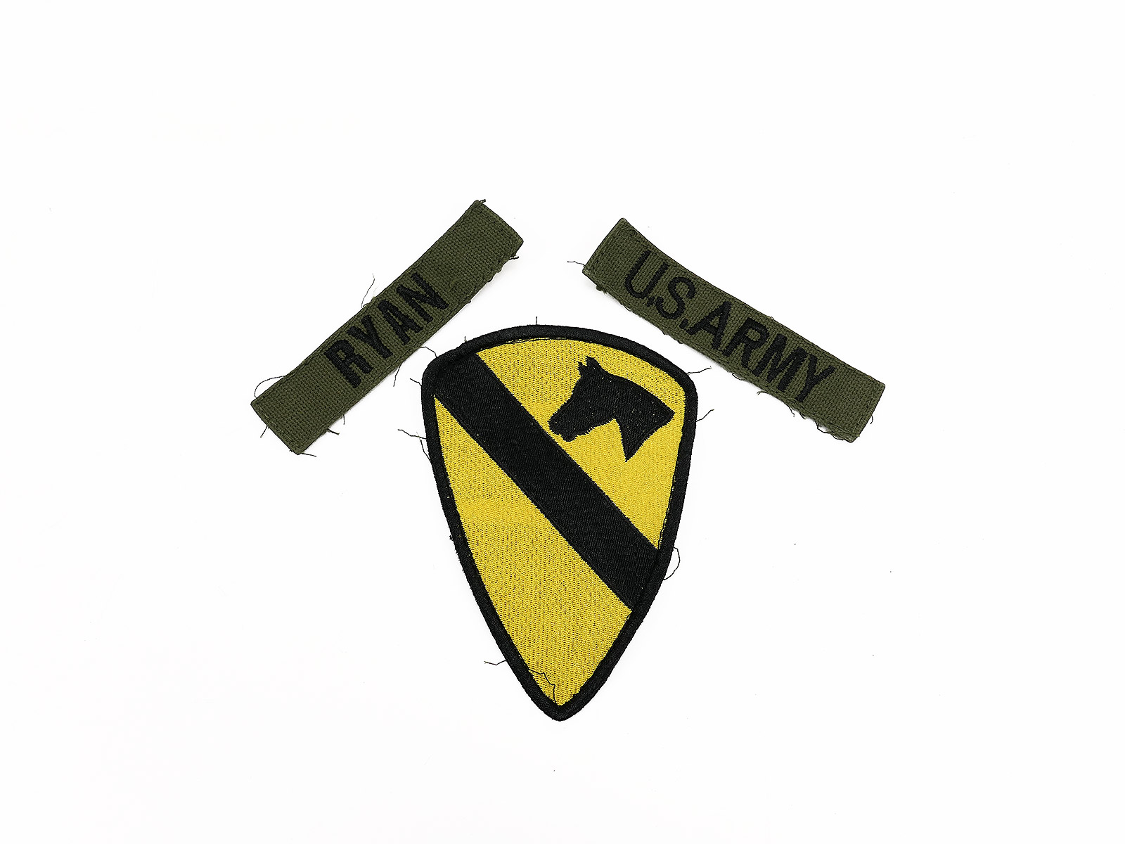 SET: US Army 1st Cavalry Division Patch (Vietnam) + 2x RYAN/US Army dog tags