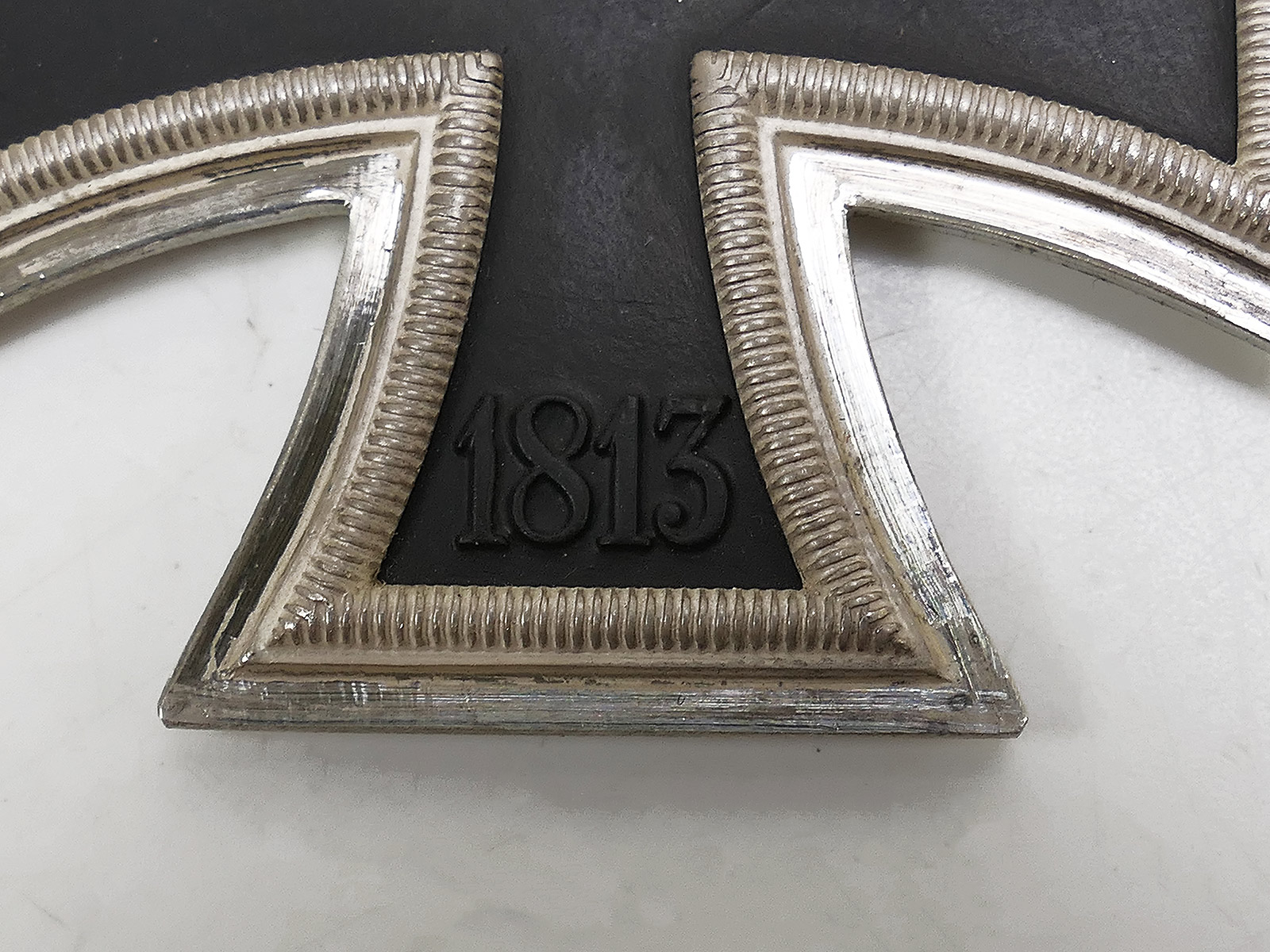 Wehrmacht Knight’s Cross of the Iron Cross L/12 C.E. Juncker 800-part silver museum replica