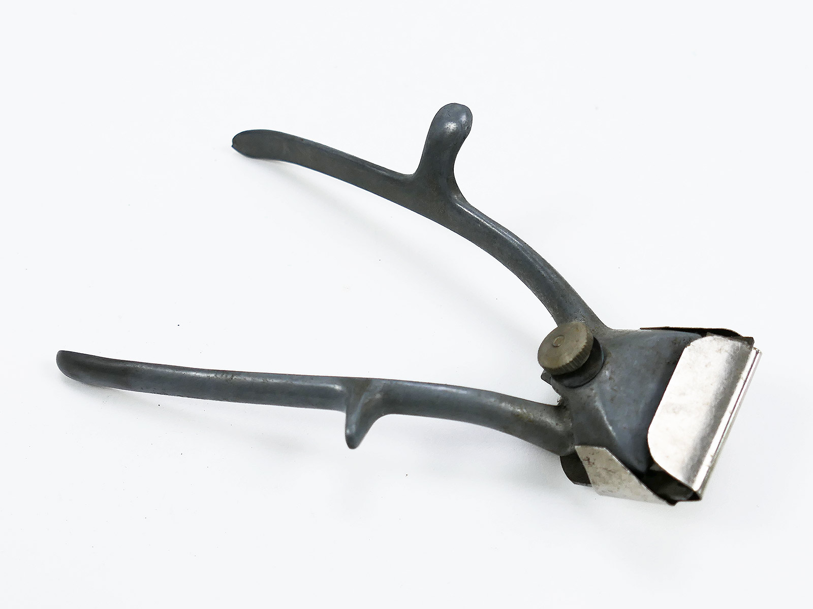 Wehrmacht hair clippers for the first-aid kit " Borsalbe "