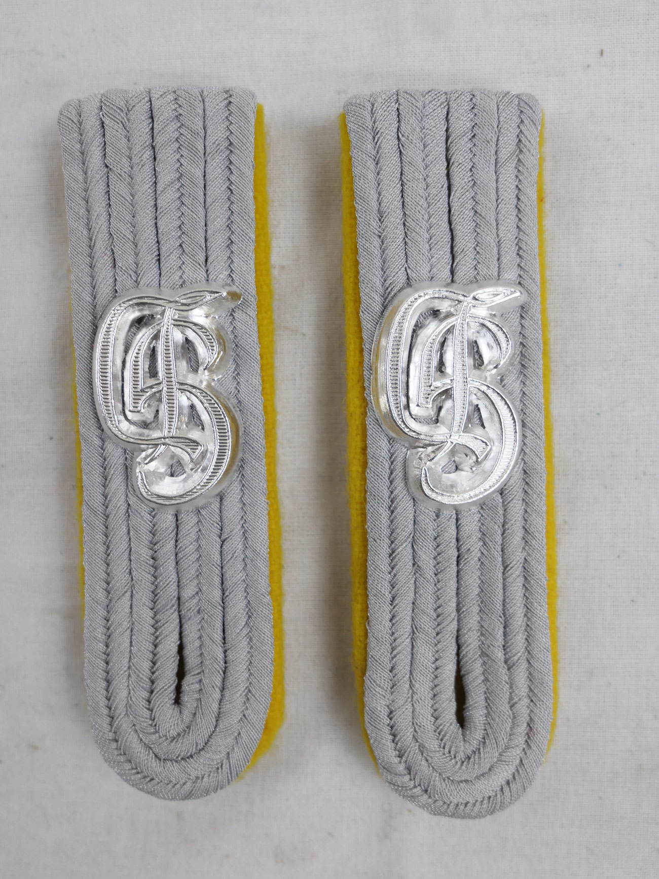 shoulder epaulettes Großdeutschland reconnaissance aircraft golden yellow officer